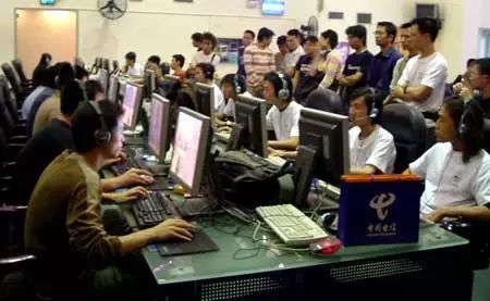 其中包括 其中包括